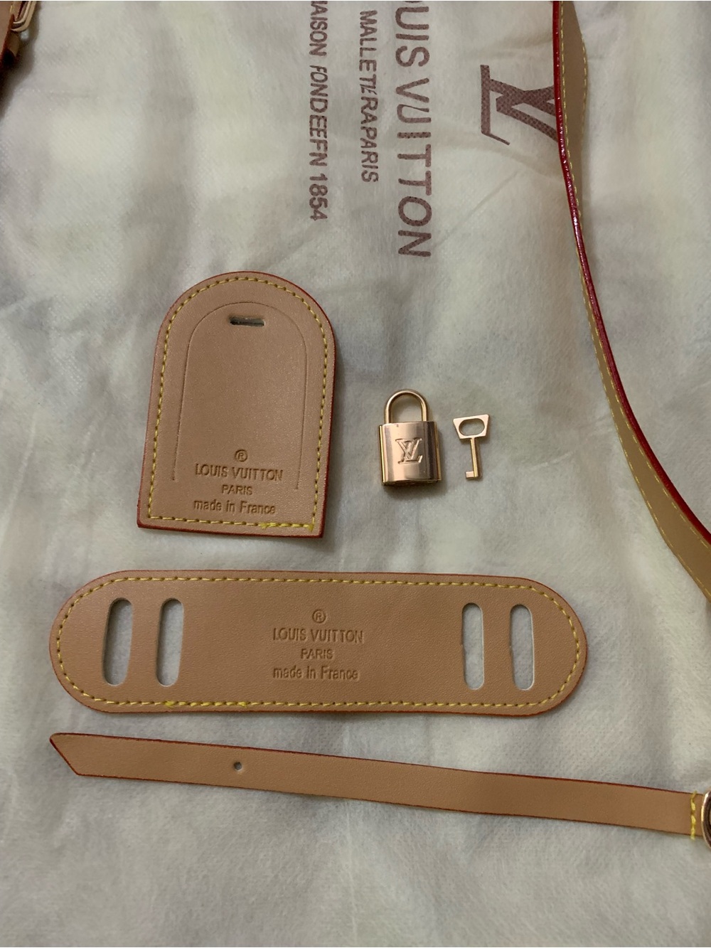 Louis Vuitton Monogram Duffle bag - Picture 4 of 7